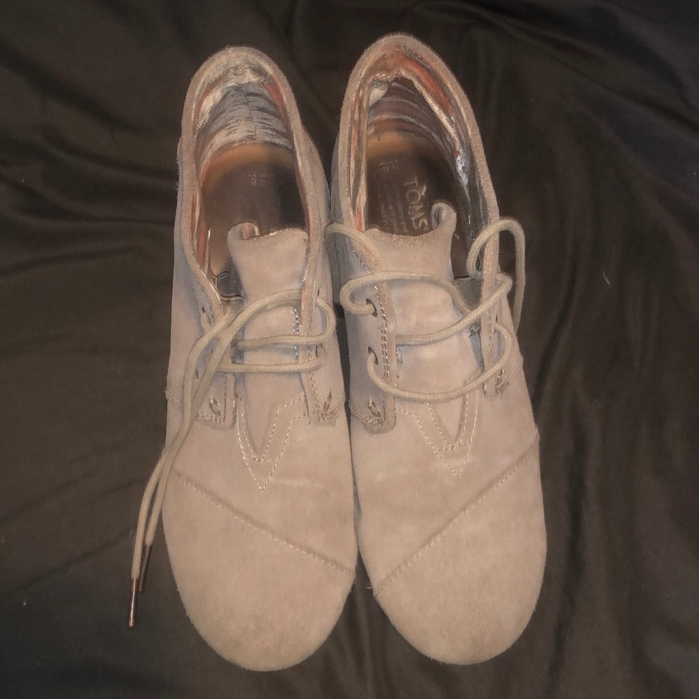 Excellent condition Wedges Toms